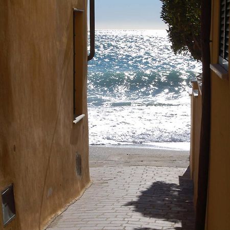 Hotel Arabesque Varigotti Exterior foto