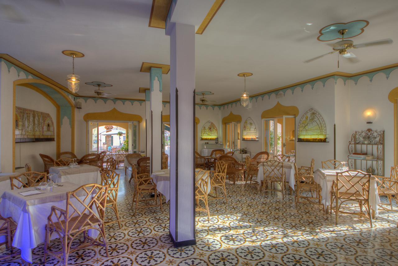 Hotel Arabesque Varigotti Exterior foto
