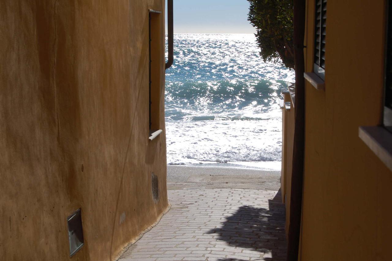 Hotel Arabesque Varigotti Exterior foto