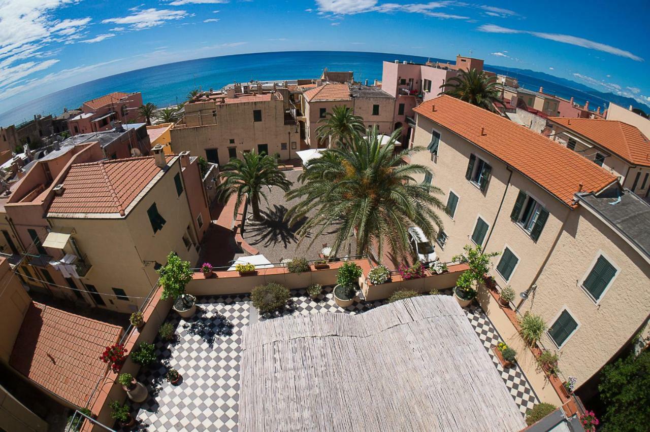 Hotel Arabesque Varigotti Exterior foto