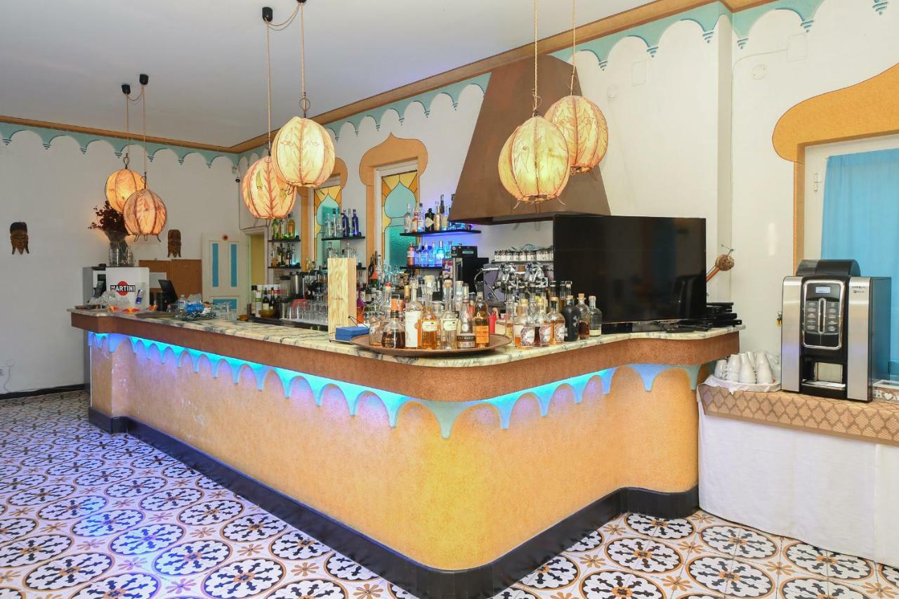 Hotel Arabesque Varigotti Exterior foto
